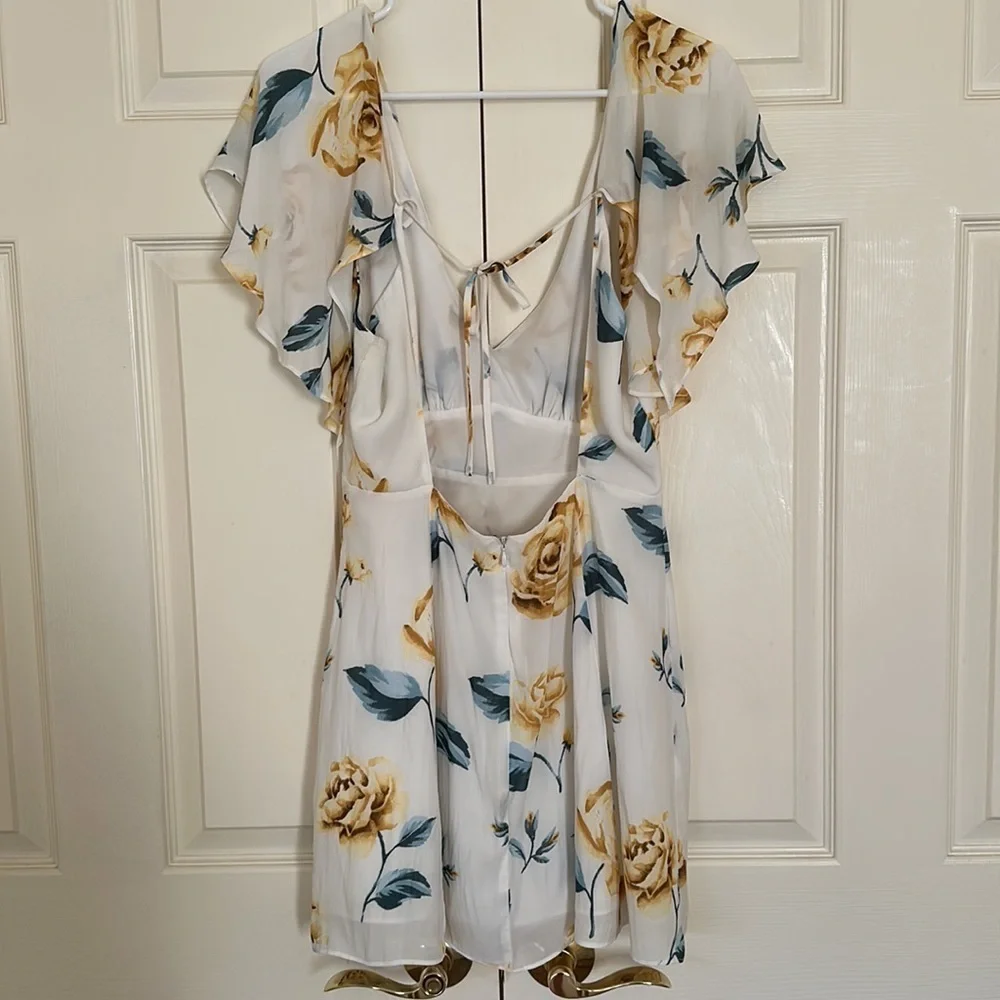 Forever 21 Yellow Rose Mini Dress Size M